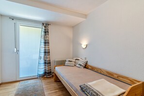 3 makuuhuonetta, ilmainen Wi-Fi, vuodevaatteet