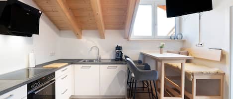 Kühlschrank, Ofen, Herdplatte, Geschirrspüler