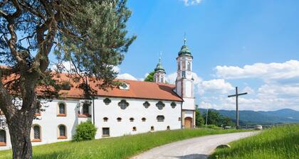 Appartement 'Ferienwohnung Wendelsteinblick' avec vue sur les montagnes, balcon et Wi-Fi