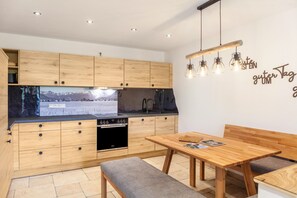 Kühlschrank, Ofen, Herdplatte, Geschirrspüler