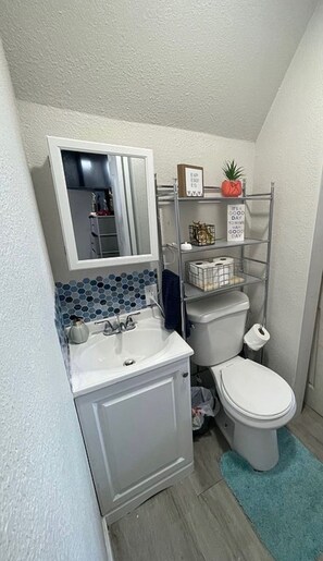 Dusche, Handtücher, Toilettenpapier