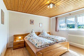 3 Schlafzimmer, Bügeleisen/Bügelbrett, kostenloses WLAN, Bettwäsche