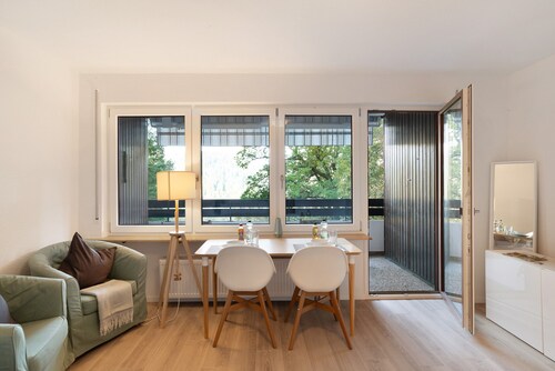 Holiday Apartment "in Ruhiger Aussichtslage" with Balcony & Wi-Fi