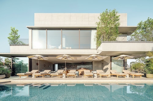 プールサイドバー