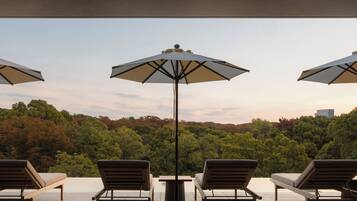 Poolside bar