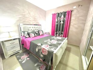 3 Schlafzimmer, Bügeleisen/Bügelbrett, WLAN, Bettwäsche