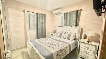 3 Schlafzimmer, Bügeleisen/Bügelbrett, WLAN, Bettwäsche