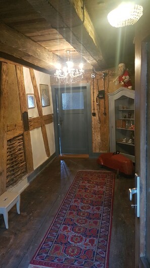 المنشأة من الداخل