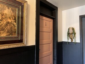 Interior - Pioneer Heritage Apt 1 Downtown Ridgefield (Ridgefield)