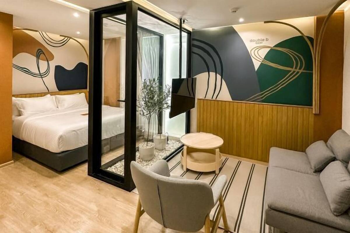 Roupas de cama premium, escrivaninha, Wi-Fi de cortesia, roupa de cama