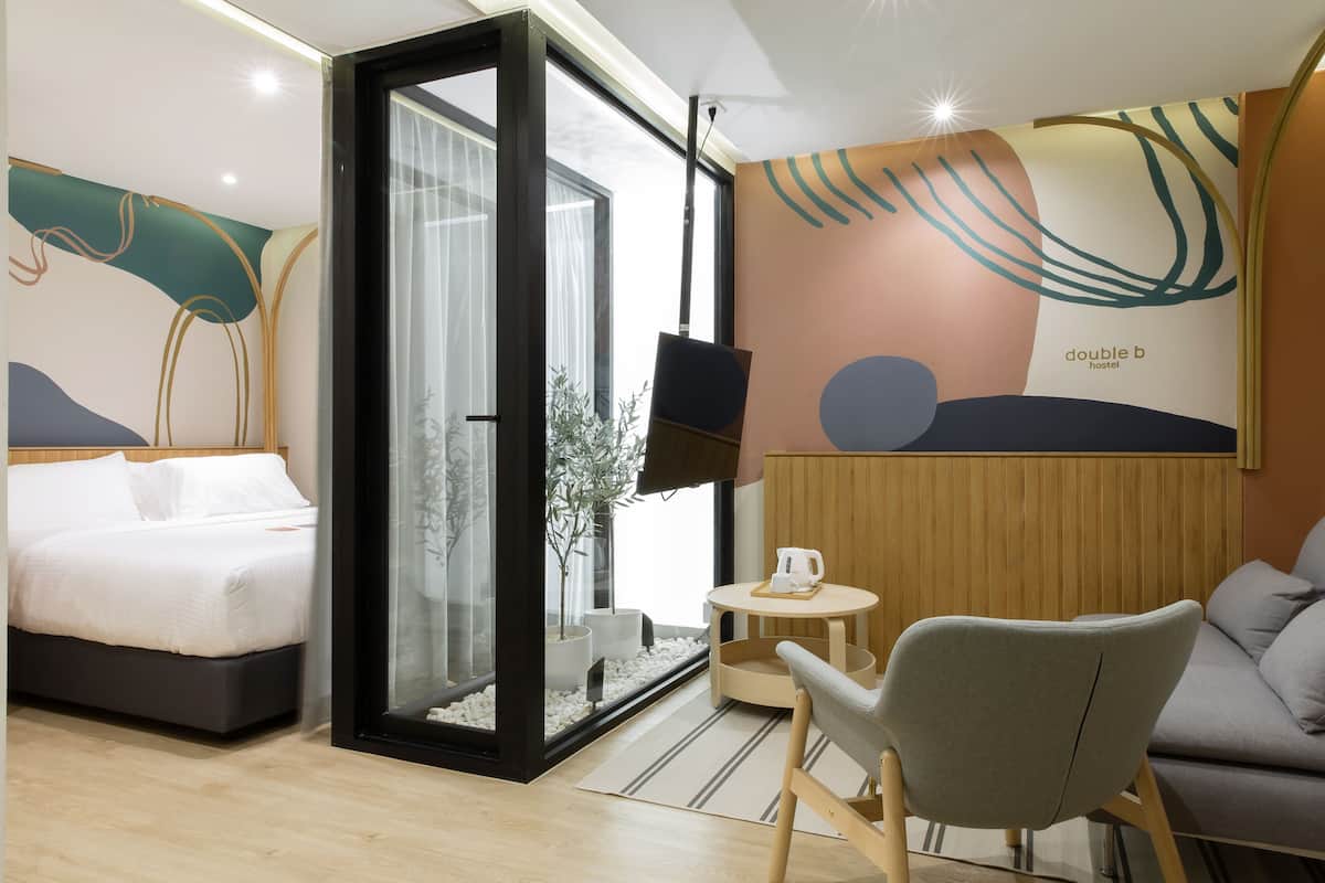 Kamar Klasik, 1 Tempat Tidur King, Bebas Asap Rokok, ensuite | Seprai premium, meja kerja, Wi-Fi gratis, dan seprai linen