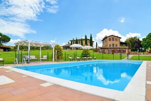 Outdoor pool - Villa Splendida, private villa with pool, A/C near Montepulciano and Cortona (Foiano della Chiana)