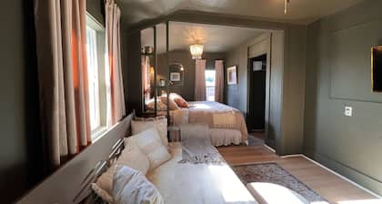 Pioneer Heritage Apt 2 Downtown Ridgefield