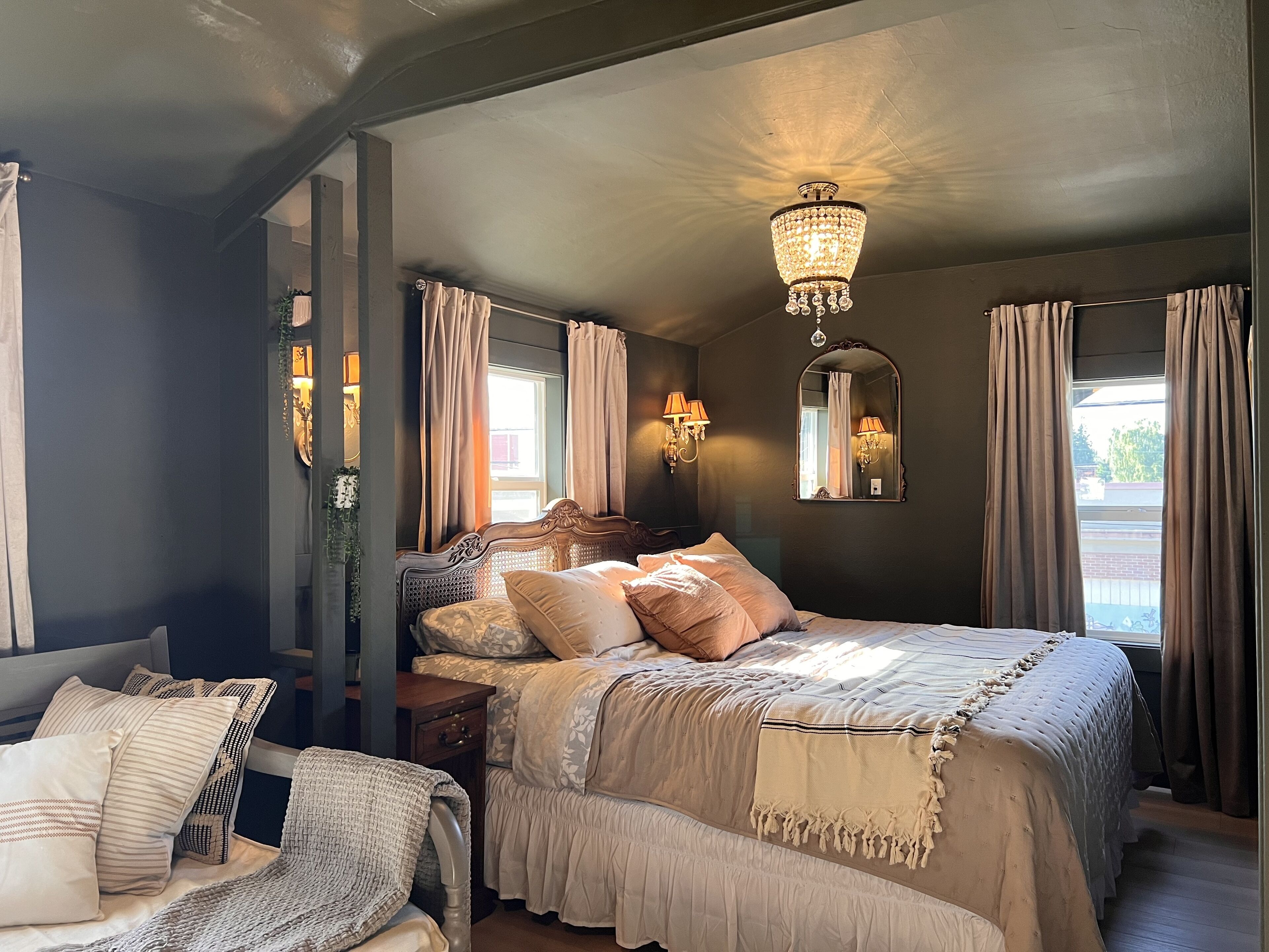 1 slaapkamer, een strijkplank/strijkijzer, gratis wifi, beddengoed