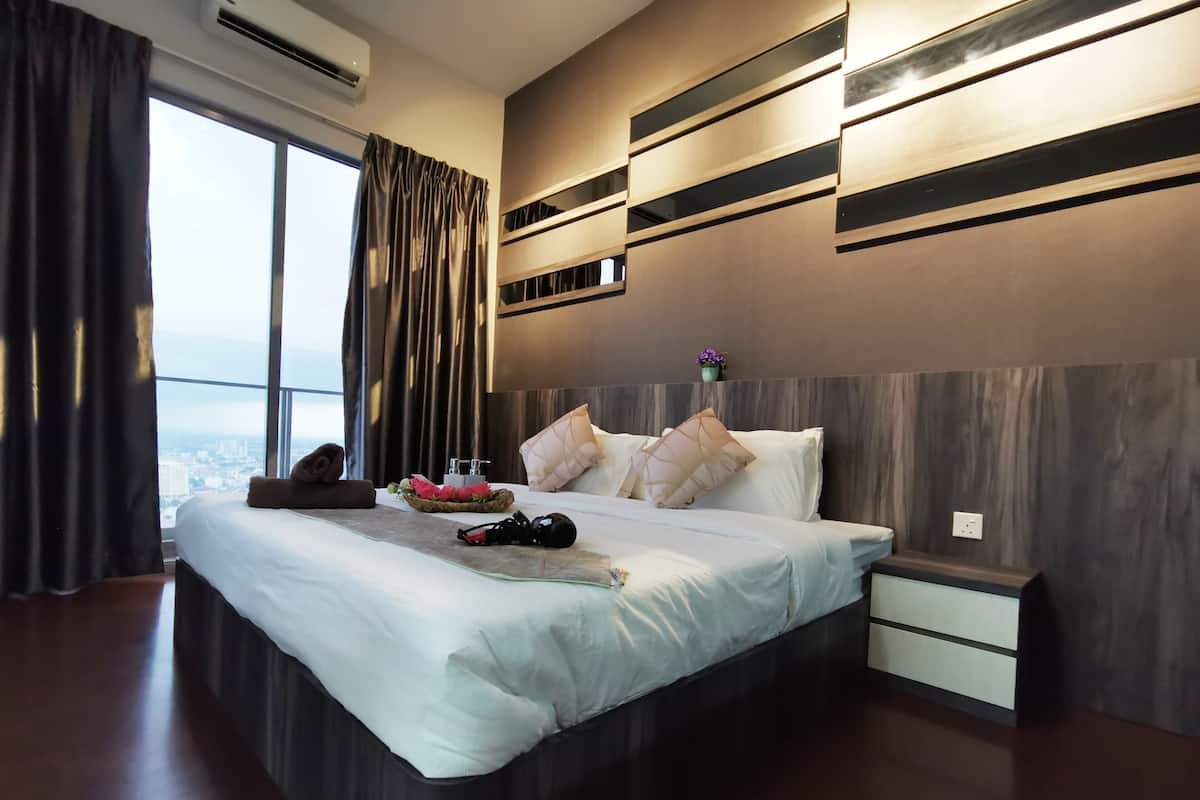 Premium studio, bad, gedeeltelijk uitzicht op zee | Een strijkplank/strijkijzer, gratis wifi, beddengoed