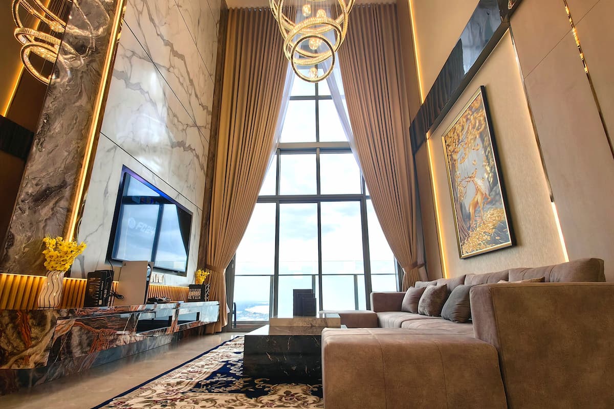 Penthouse Presidential - 3 sovrum - badkar - havsutsikt | Vardagsrum | Smart-tv, Netflix och streamingtjänster