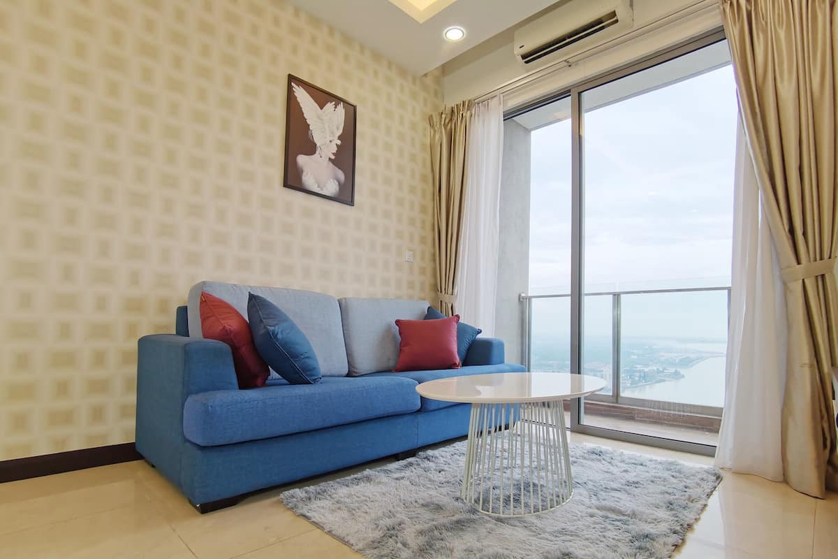 Familie appartement, 2 slaapkamers, bad, uitzicht op zee | Woonruimte | Een smart-tv, Netflix en streamingdiensten