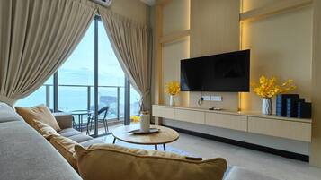 Family Apartment, 4 Bedrooms, Bathtub, Sea View | Living area | Smart TV, Netflix, streaming services