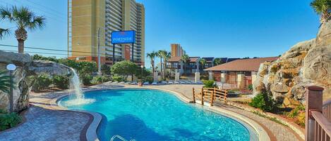 Piscine extérieure, piscine chauffée