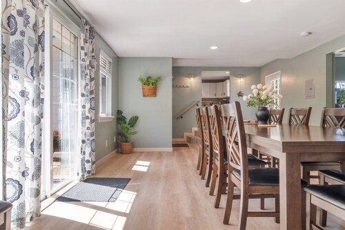 Serene 4-Bedroom Home | Greenery Views | Pets OK