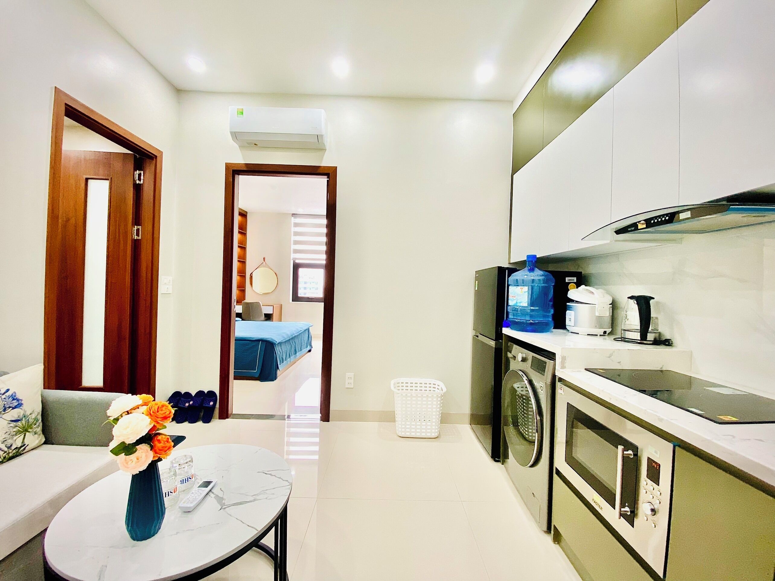 Lägenhet Deluxe - 1 kingsize-säng - icke-rökare - bubbelpool | Skrivbord, arbetsyta för laptop, mörkläggningsgardiner och ljudisolering