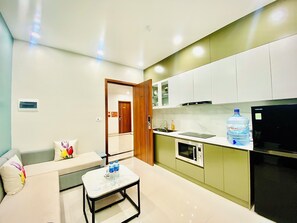 Deluxe Apartment, 1 King Bed, Non Smoking, Hot Tub | Desk, laptop workspace, blackout drapes, soundproofing - Sakura Apartment (Hai Phong)