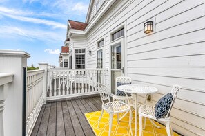 Outdoor dining - Perfect Paradise - Lakeview Condo w/ 7 Beds, Jacuzzi, and Balcony (Sheboygan)