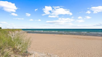 Solstolar och strandhanddukar