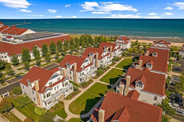 Exterior - Perfect Paradise - Lakeview Condo w/ 7 Beds, Jacuzzi, and Balcony (Sheboygan)