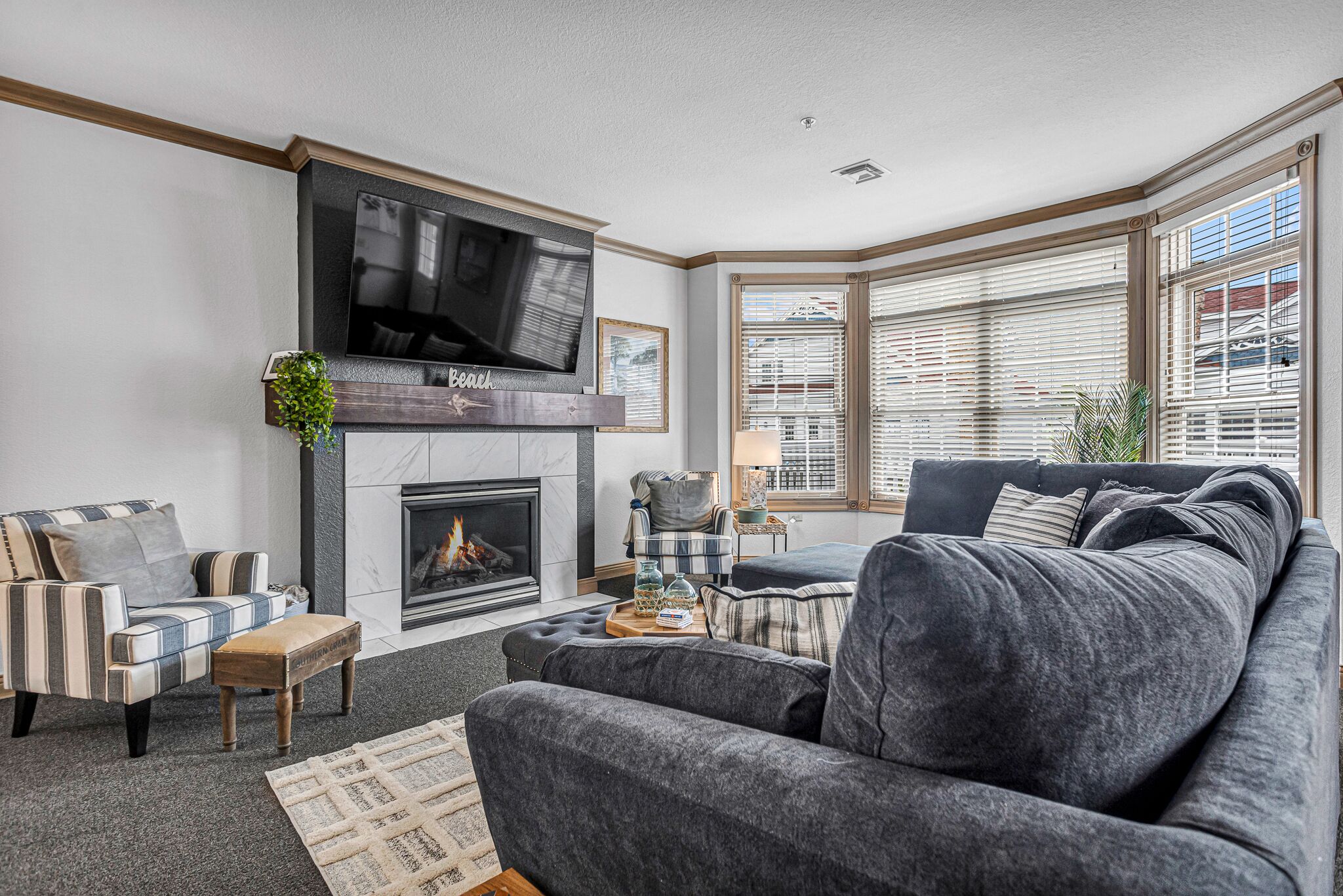 Smart-tv och eldstad