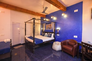 Family Room | 1 bedroom, individually furnished, desk, soundproofing