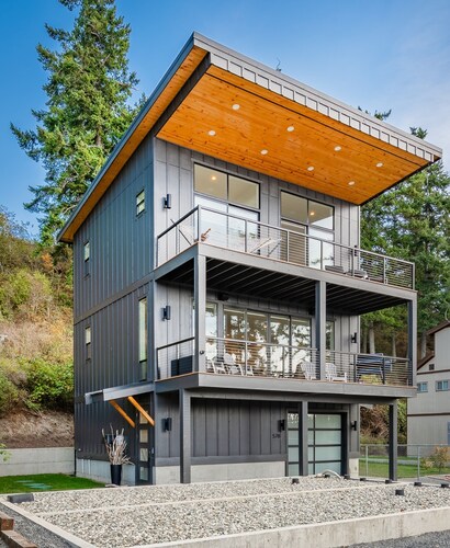 Beach Access, Chef’s Kitchen, Rain Shower, Peloton