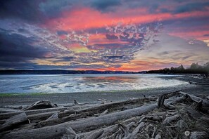 On the beach, sun loungers, beach towels - Beach Access, Chef’s Kitchen, Rain Shower, Peloton (Camano)