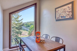 Dining - Hillside Hideaway Sum (Brian Head)