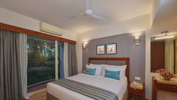 1 bedroom, in-room safe, iron/ironing board, free WiFi