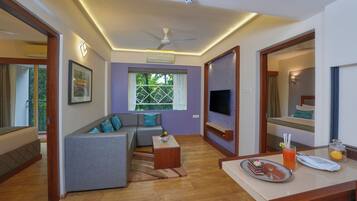 Premium Suite | In-room safe, iron/ironing board, free WiFi, bed sheets