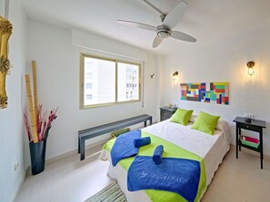 2 bedrooms, travel crib, free WiFi - Cosy apartment for 4 guests with WIFI, pool and TV (Benissa)