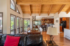 Smart TV, fireplace - Crystal View by AvantStay | Al Fresco Dining w/ View of Lake Tahoe + Crystal Bay (Incline Village)