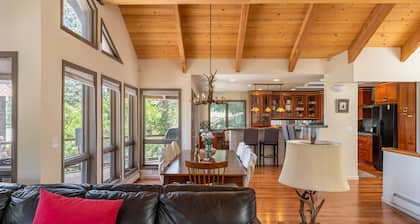 Crystal View by AvantStay | Al Fresco Dining w/ View of Lake Tahoe + Crystal Bay