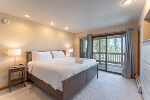 4 bedrooms, iron/ironing board, travel cot, free WiFi