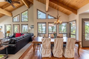 Smart TV, fireplace - Crystal View by AvantStay | Al Fresco Dining w/ View of Lake Tahoe + Crystal Bay (Incline Village)