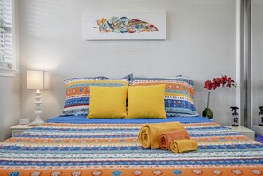 1 bedroom, desk, iron/ironing board, WiFi - Itz a Vibe! 1 Bedroom in the Heart of DTSP! (St. Petersburg)