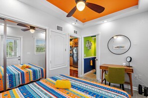 1 soverom, skrivebord, strykejern/-brett og wi-fi