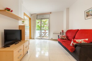 TV - Apartment "Navas 2" with Balconies & Wi-Fi (Barcelona)