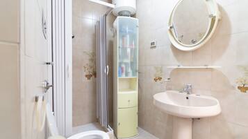 Dusch, hårtork och handdukar