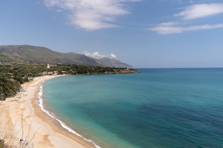 Beach nearby. Holiday Home "Villetta Nzina" with Private Garden
