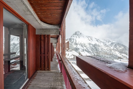 Property grounds. Studio for 5 in Les Arcs 2000, Ski-in/Ski-out, Mountain View