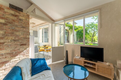 Studio Apartment "À La Campagne" with Private Pool & Wi-Fi