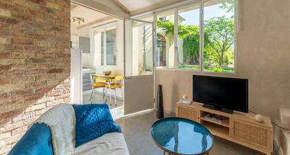 Studio Apartment "À La Campagne" with Private Pool & Wi-Fi