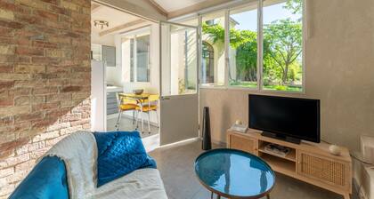 Studio Apartment "À La Campagne" with Private Pool & Wi-Fi
